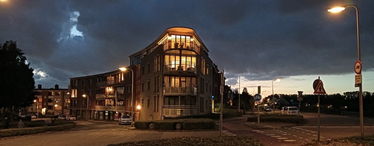 Gebouw Eureka bij avond, Nieuwerkerk aan den IJssel - © 2024 Wesley M. Dekker